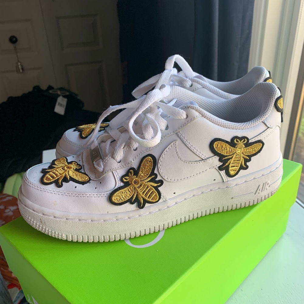 Customized Nike Air Force One Bee / Gucci Design